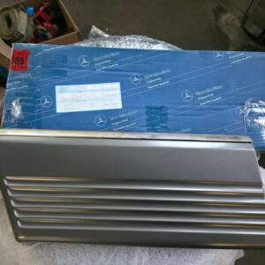 A12669014407174 Neues Beplankung hinten rechts Mercedes W126
