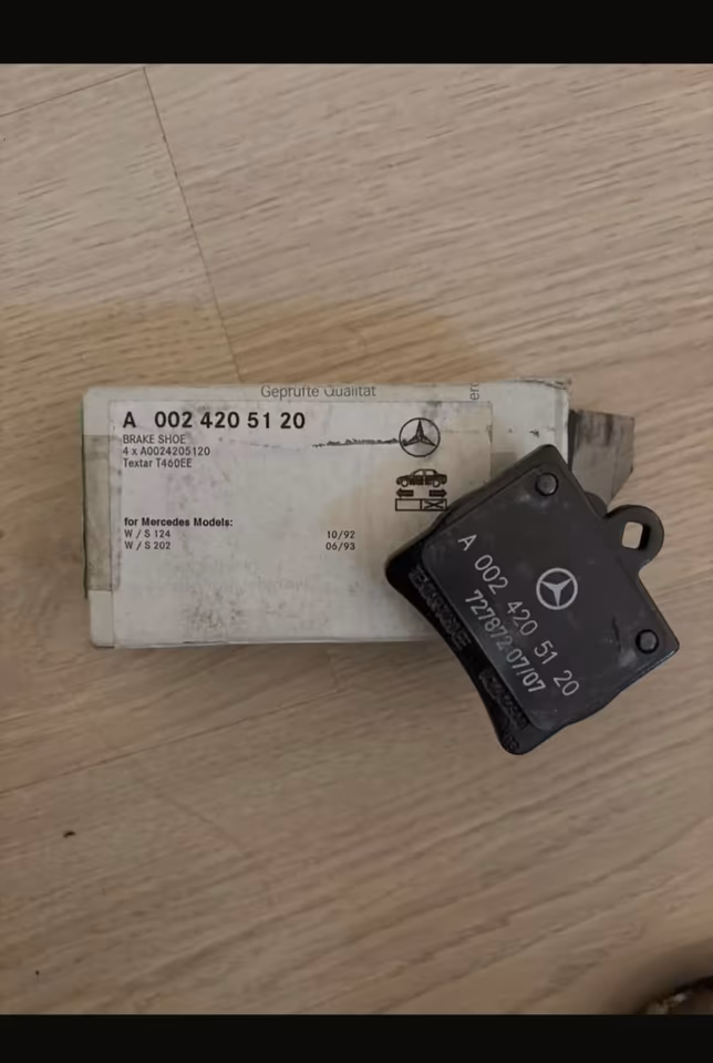 A0024205120 Bremsbeläge hinten original Mercedes W124 W202