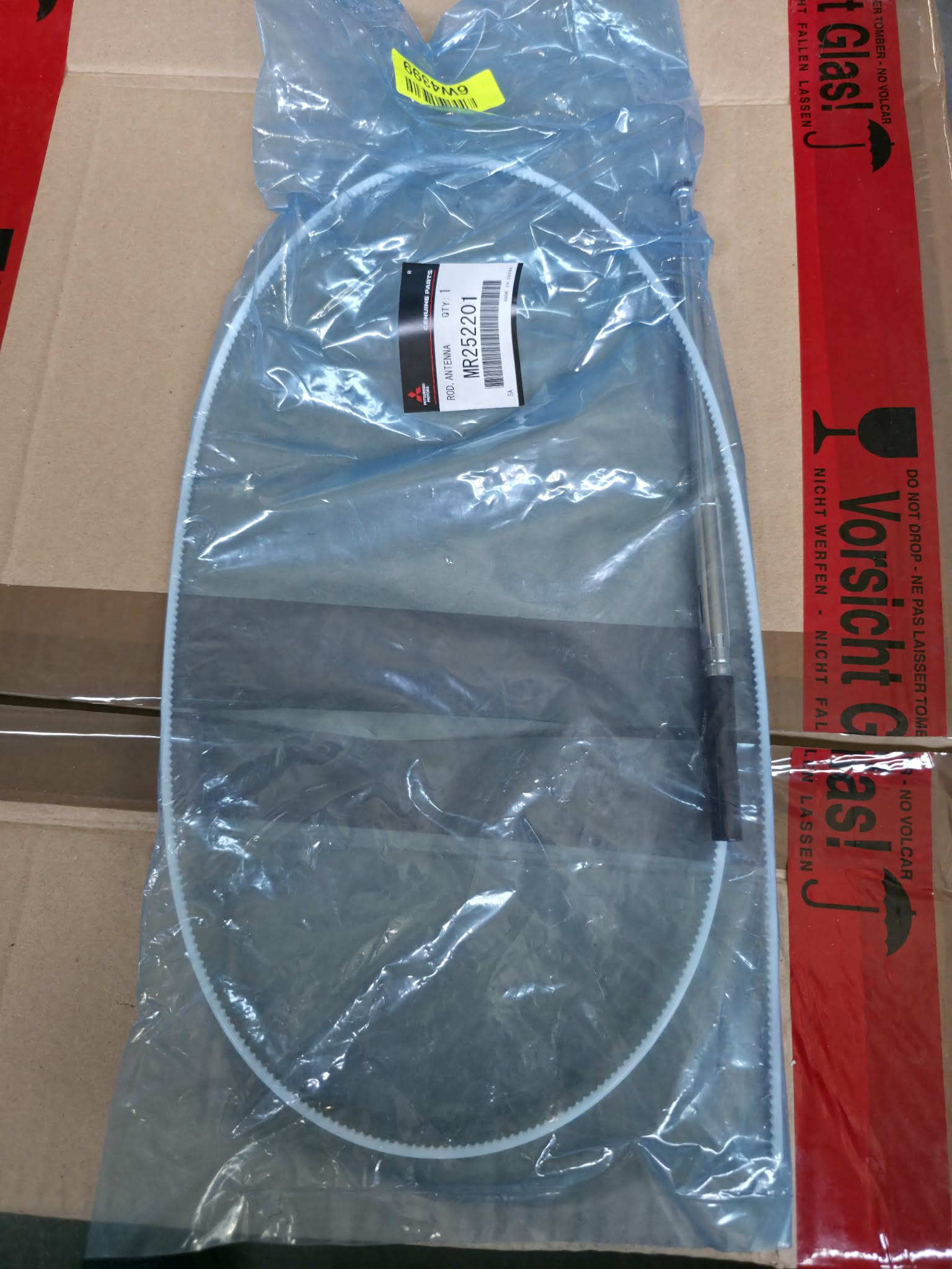 MR252201 Neue Antenne Mitsubishi Pajero 2 V20 V40