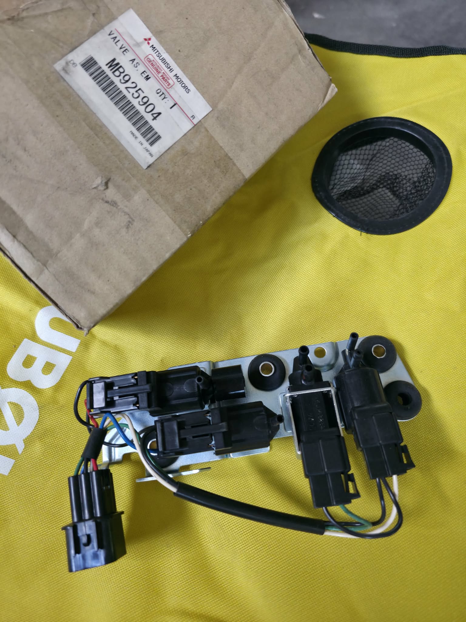 MB925904 Neues Ventil Abgassystem EGR Mitsubishi 3000GT GTO