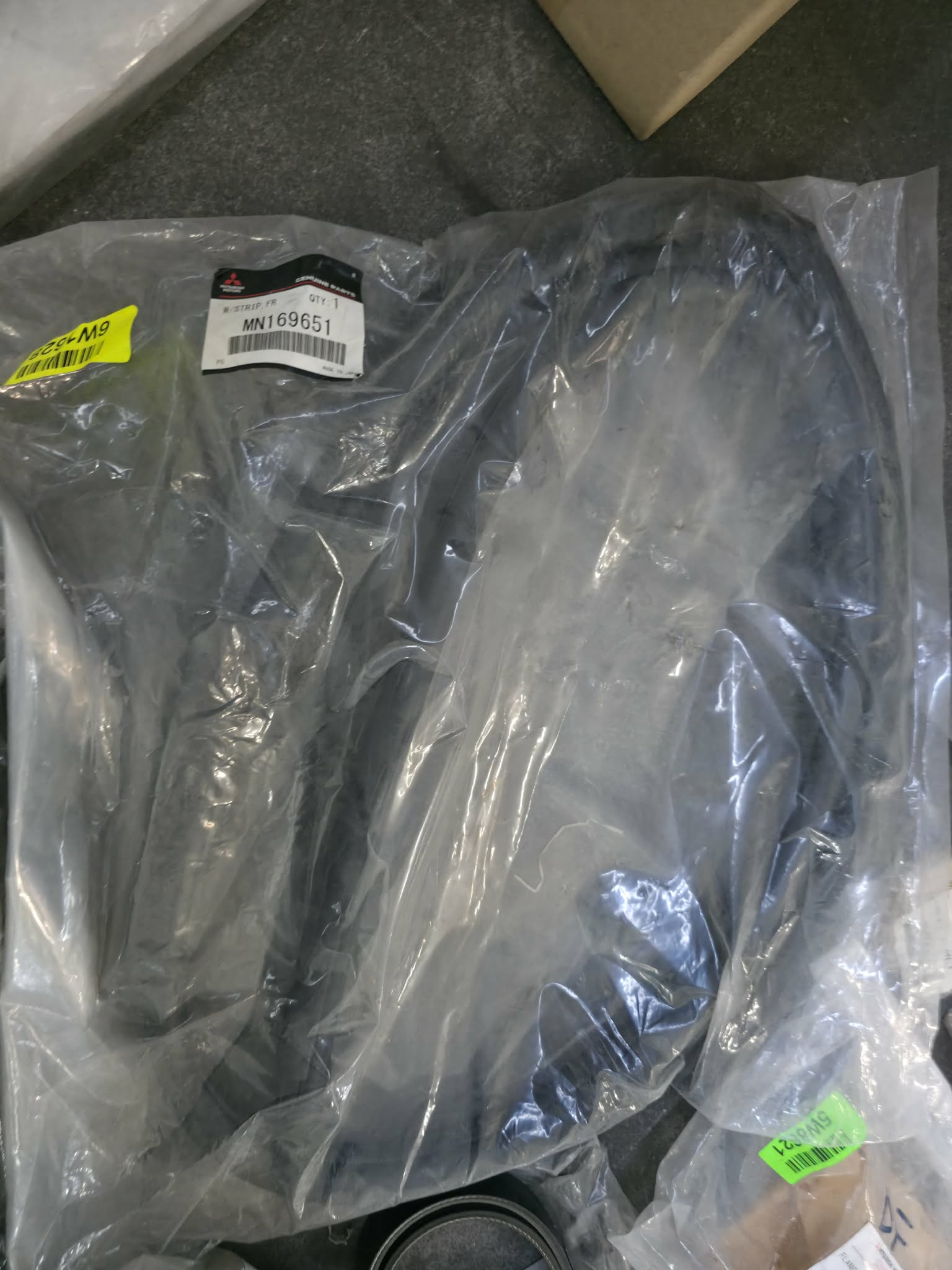 MN169651 Neue Türdichtung vorne links Mitsubishi Evo 7-9