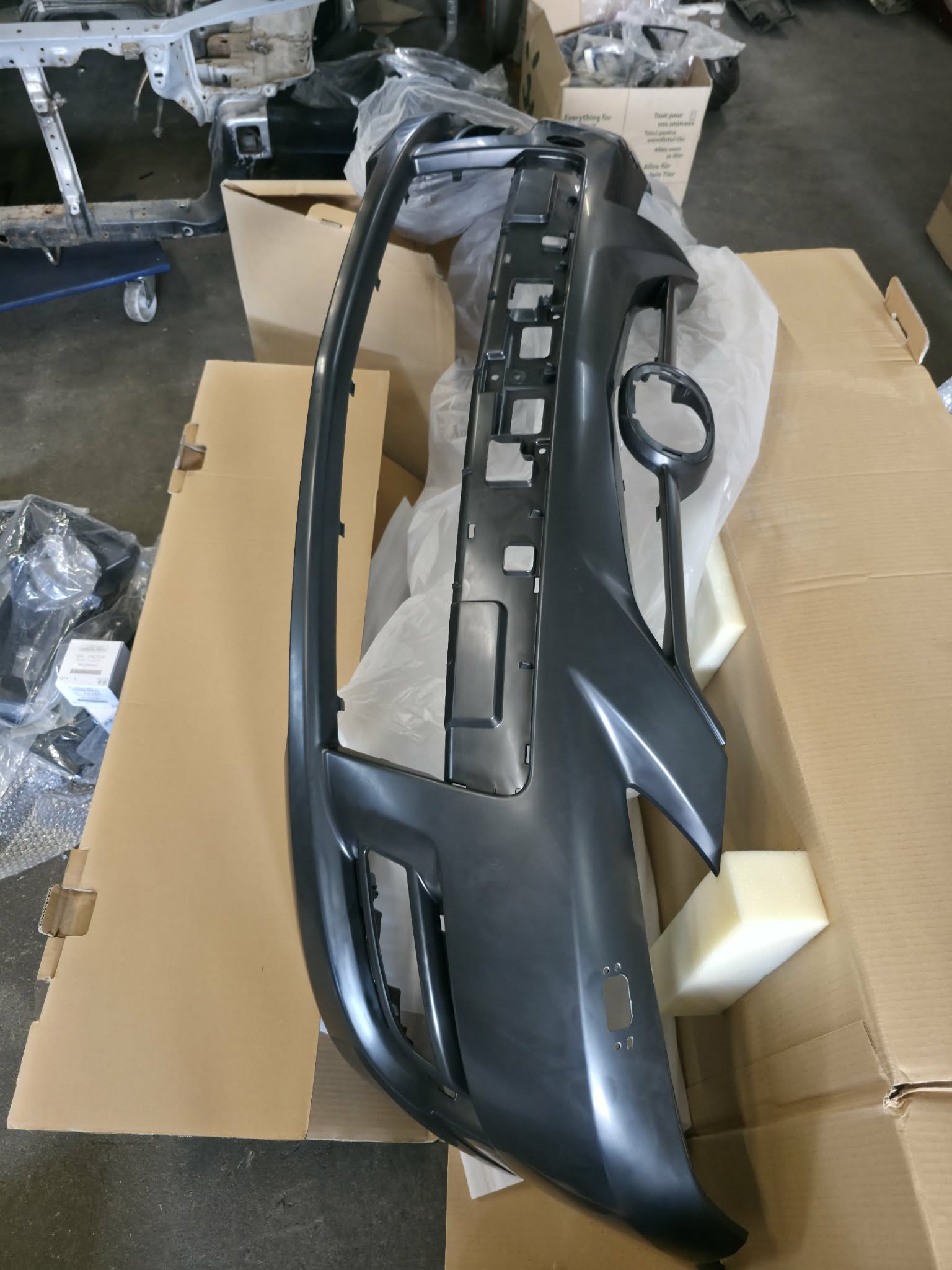 B37F50031K4366 Neue Stoßstange vorne Mazda 3 MPS BK