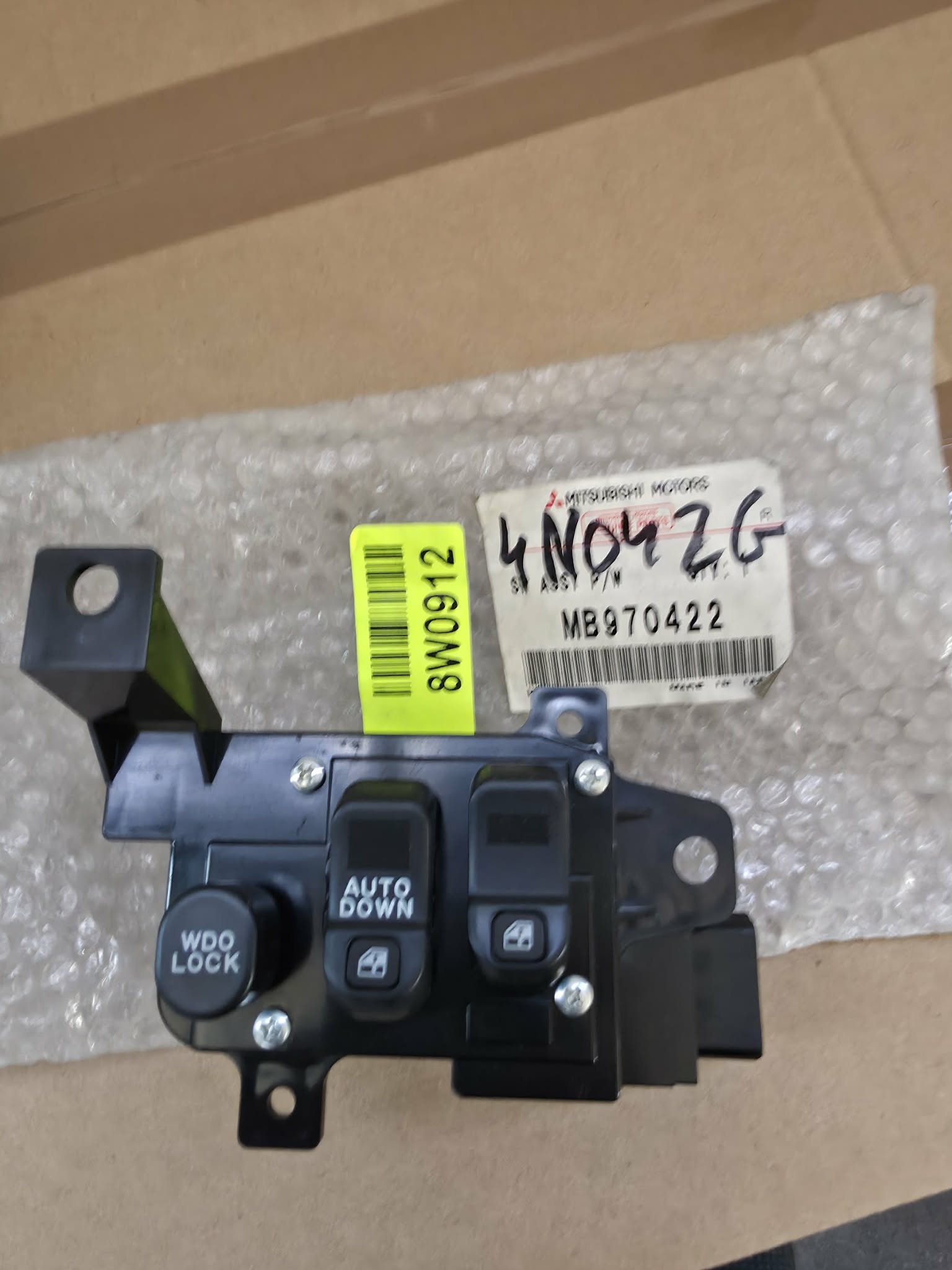 MB970422 Neue Schalter Fensterheber Mitsubishi 3000GT